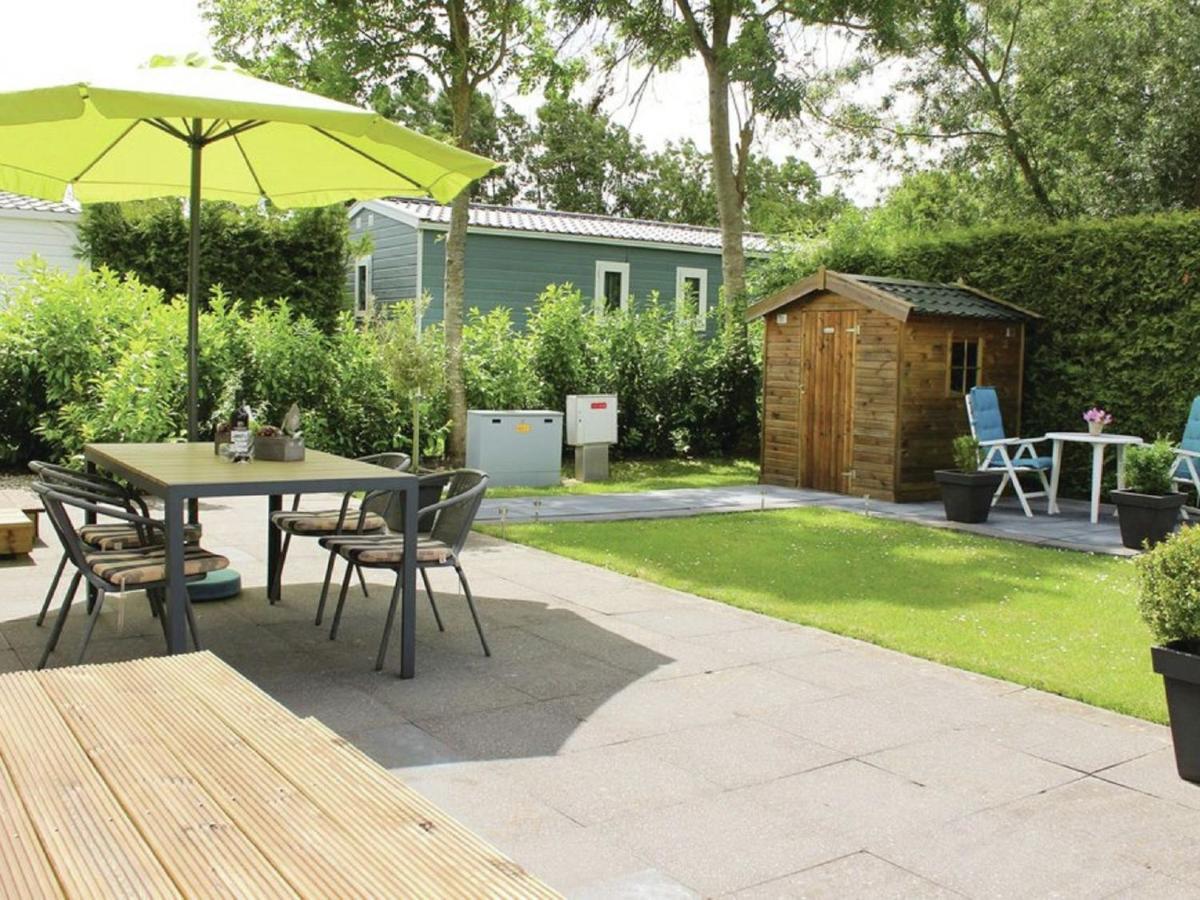 Tidy Chalet With A Microwave, Near The Wadden Sea Villa Tzummarum Esterno foto