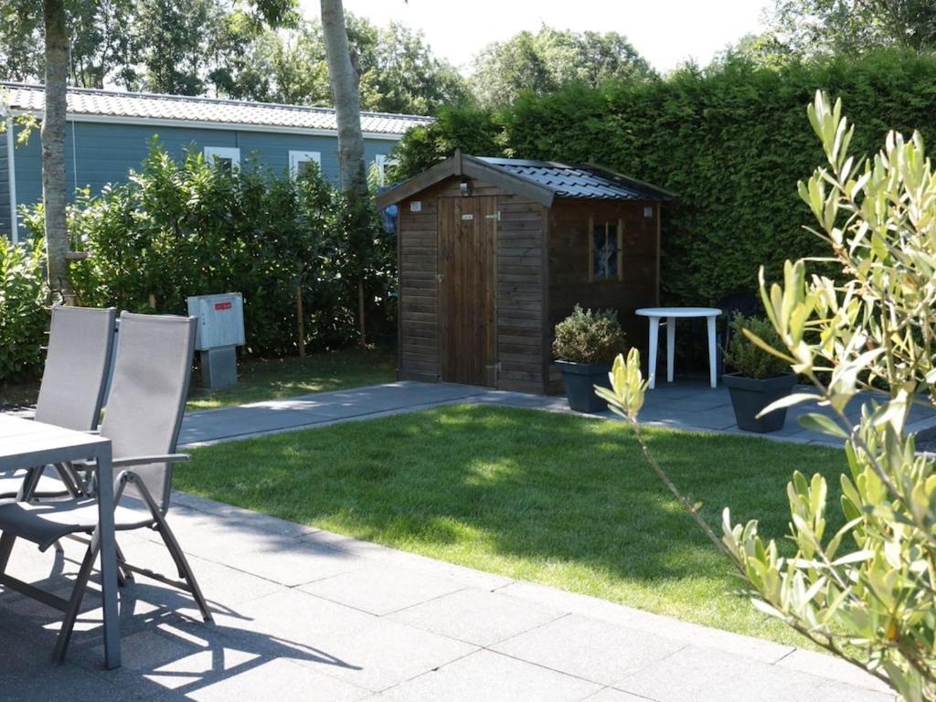 Tidy Chalet With A Microwave, Near The Wadden Sea Villa Tzummarum Esterno foto