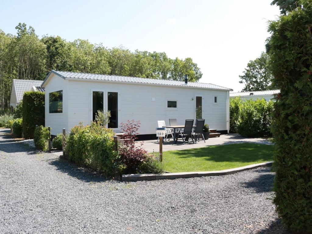 Tidy Chalet With A Microwave, Near The Wadden Sea Villa Tzummarum Esterno foto